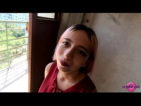 ❤️ دانش آموز حسی یک غریبه را در بیرون می مکد - تقدیر روی صورتش ️❌ جنس با کیفیت در ما